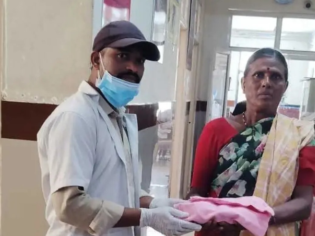 108 అంబులెన్స్‌‌లో కవలలు జననం