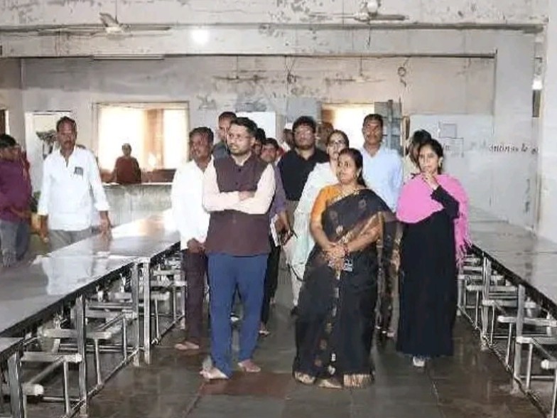 గురుకులాల్లో మెరుగైన సౌకర్యాలు కల్పించాలి: కలెక్టర్