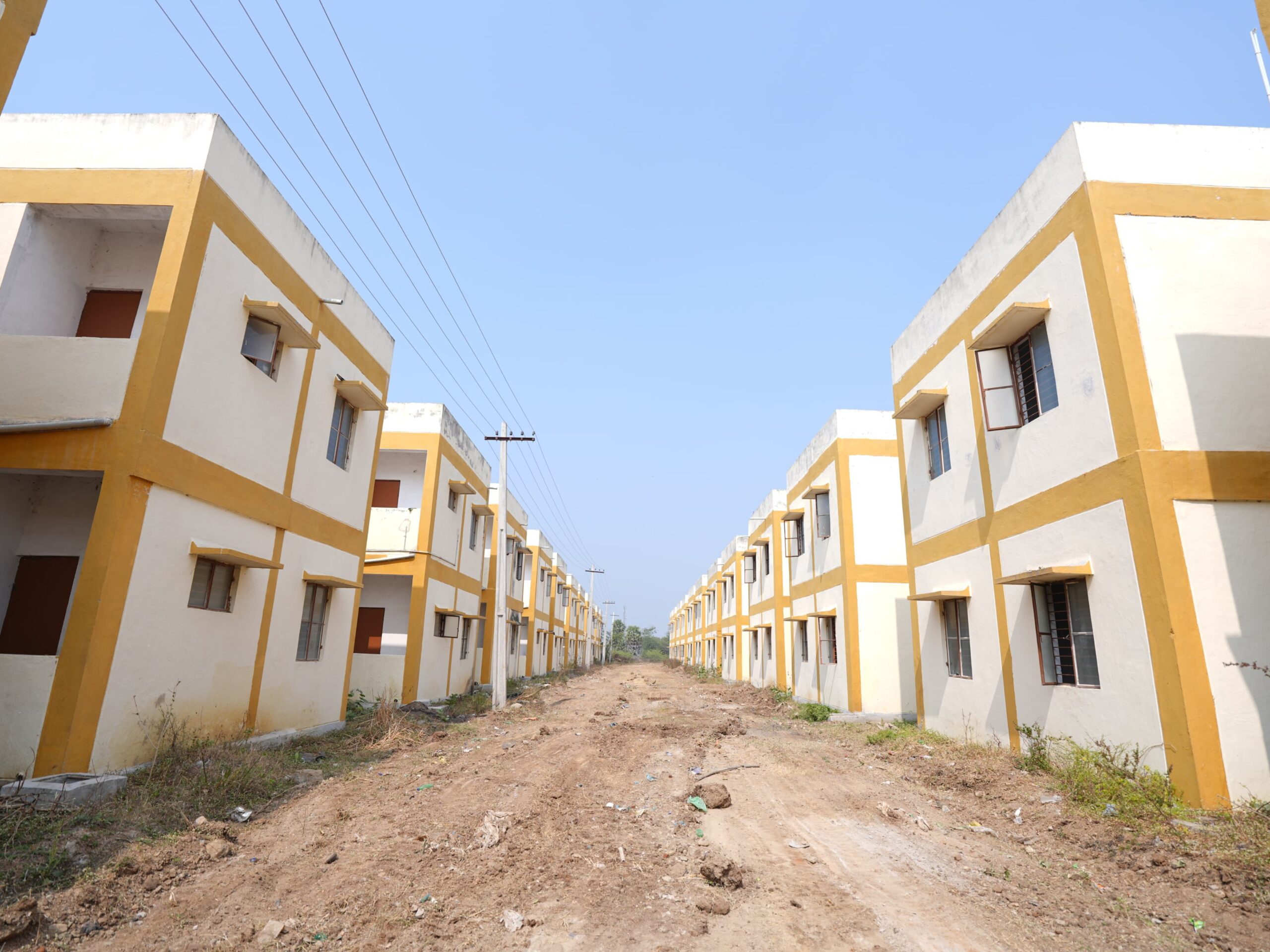 ‘పేదలకు దక్కని డబుల్ బెడ్రూమ్ ఇళ్లు’