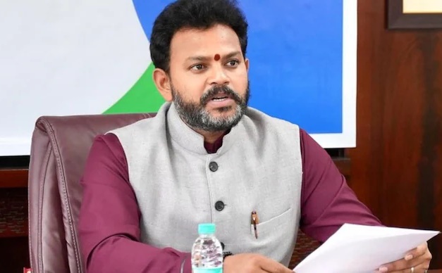 ఆదిలాబాద్‌లో డిఫెన్స్ ఎయిర్‌పోర్టు: కేంద్రమంత్రి