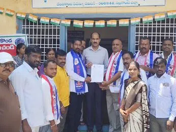 ‘పెండింగ్ స్కాలర్‌షిప్స్‌ వెంటనే విడుదల చేయాలి’