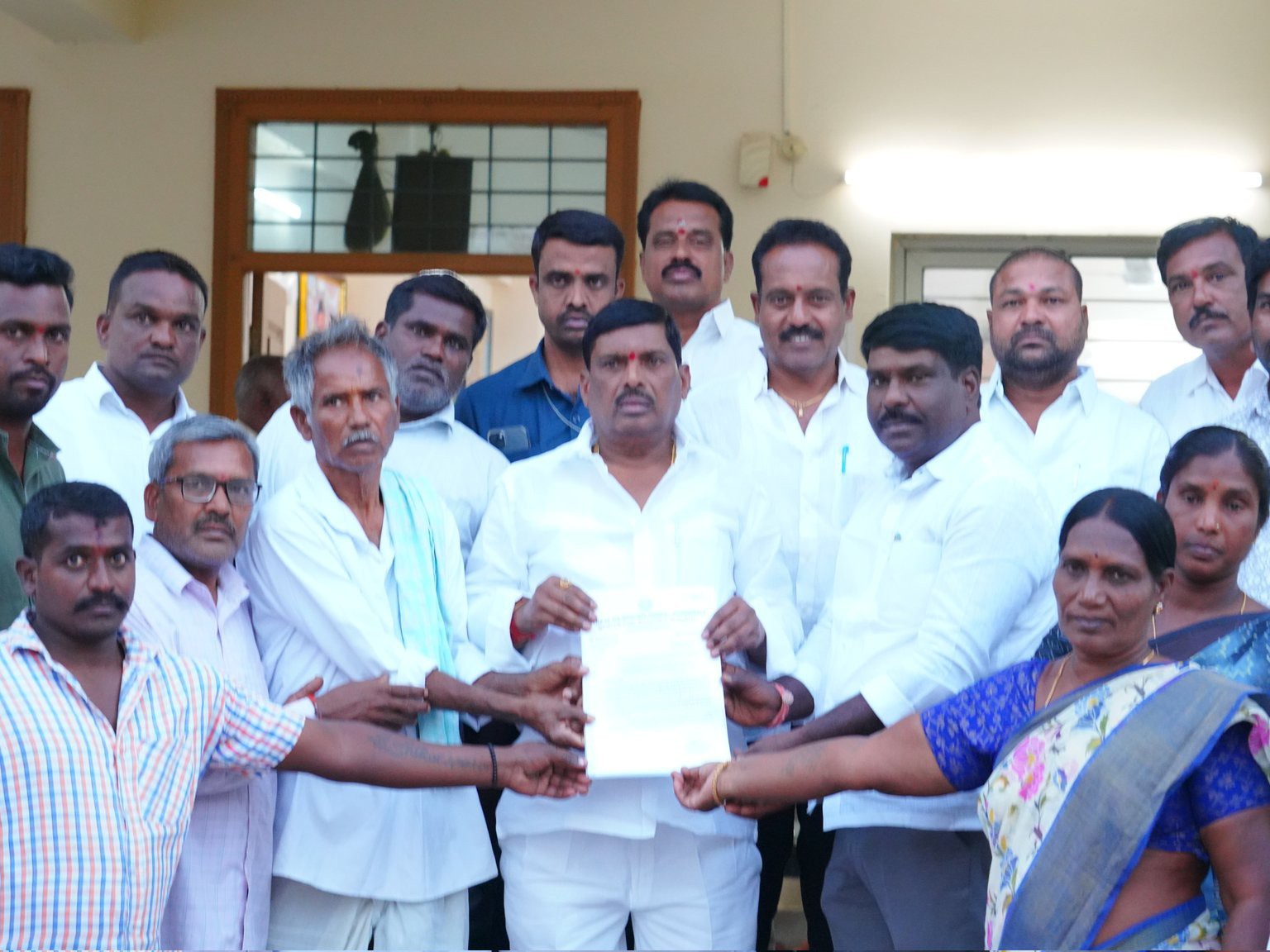 అన్నారం రైతులకు న్యాయం చేయాలి: ఎమ్మెల్యే