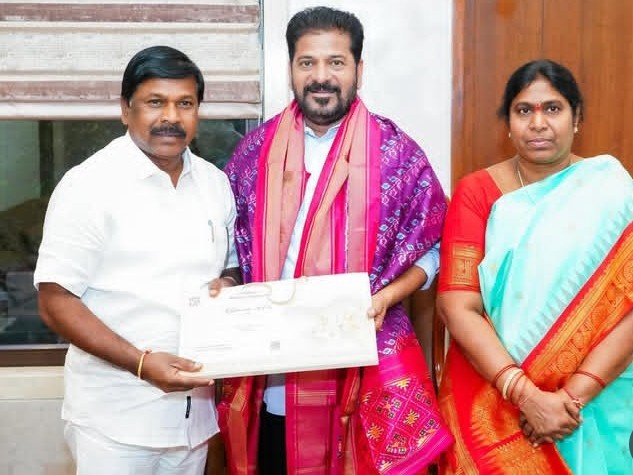 CMని కలిసిన ఎమ్మెల్యే దంపతులు