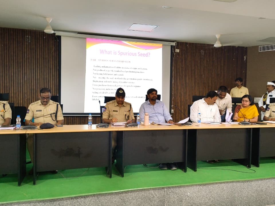 నకిలీ విత్తనాలను అరికట్టేందుకు కఠిన చర్యలు