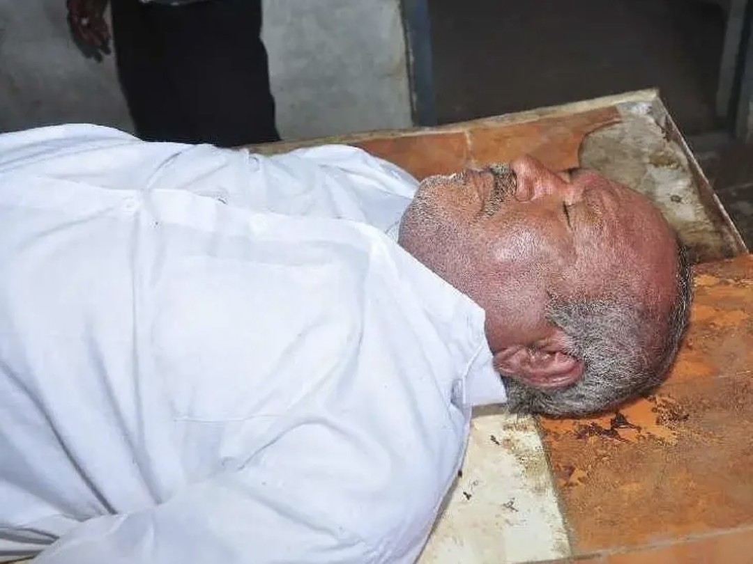 గొంతులో అన్నం ఇరుక్కుని వ్యక్తి మృతి