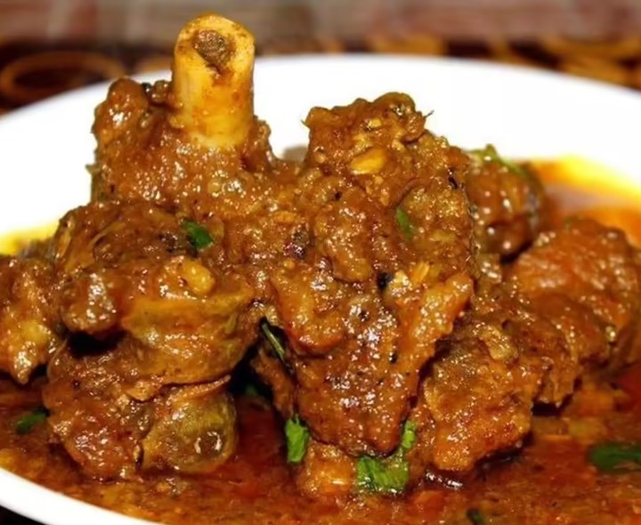 మాంసం ముక్క గొంతులో ఇరుక్కొని వ్యక్తి మృతి