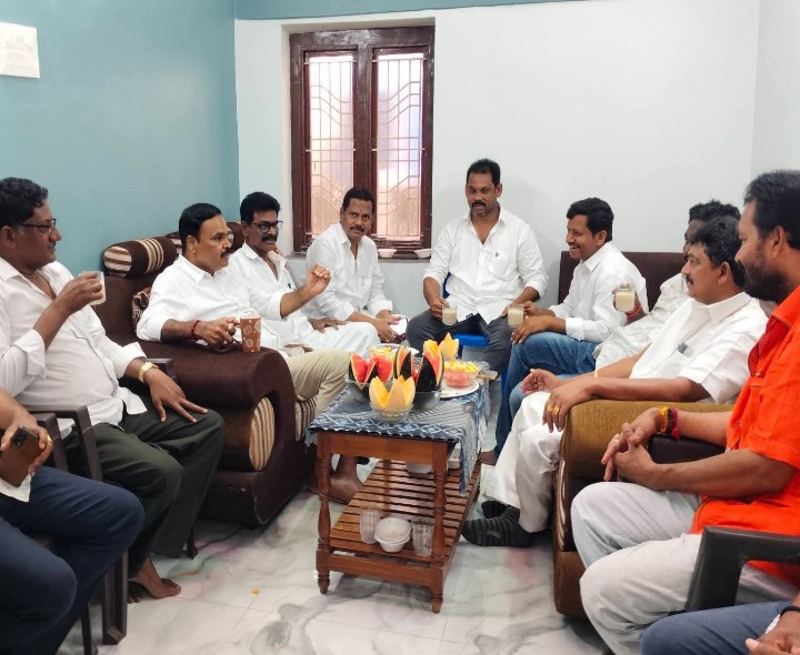 వైసీపీ కాఫీకి విత్ క్యాడర్ కార్యక్రమం.. పలువురు పార్టీలో చేరిక