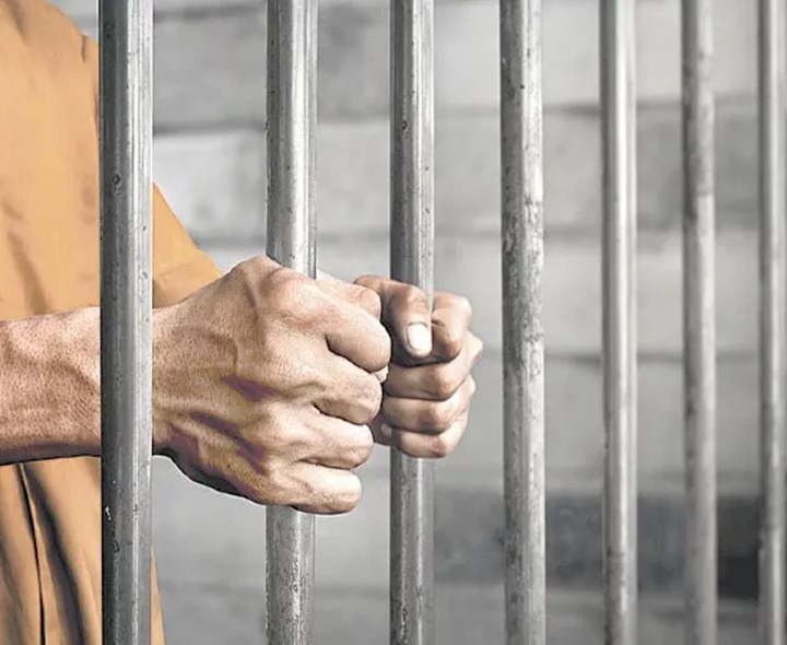 ఉద్యోగినిపై అత్యాచారం.. నిందితుడికి రిమాండ్