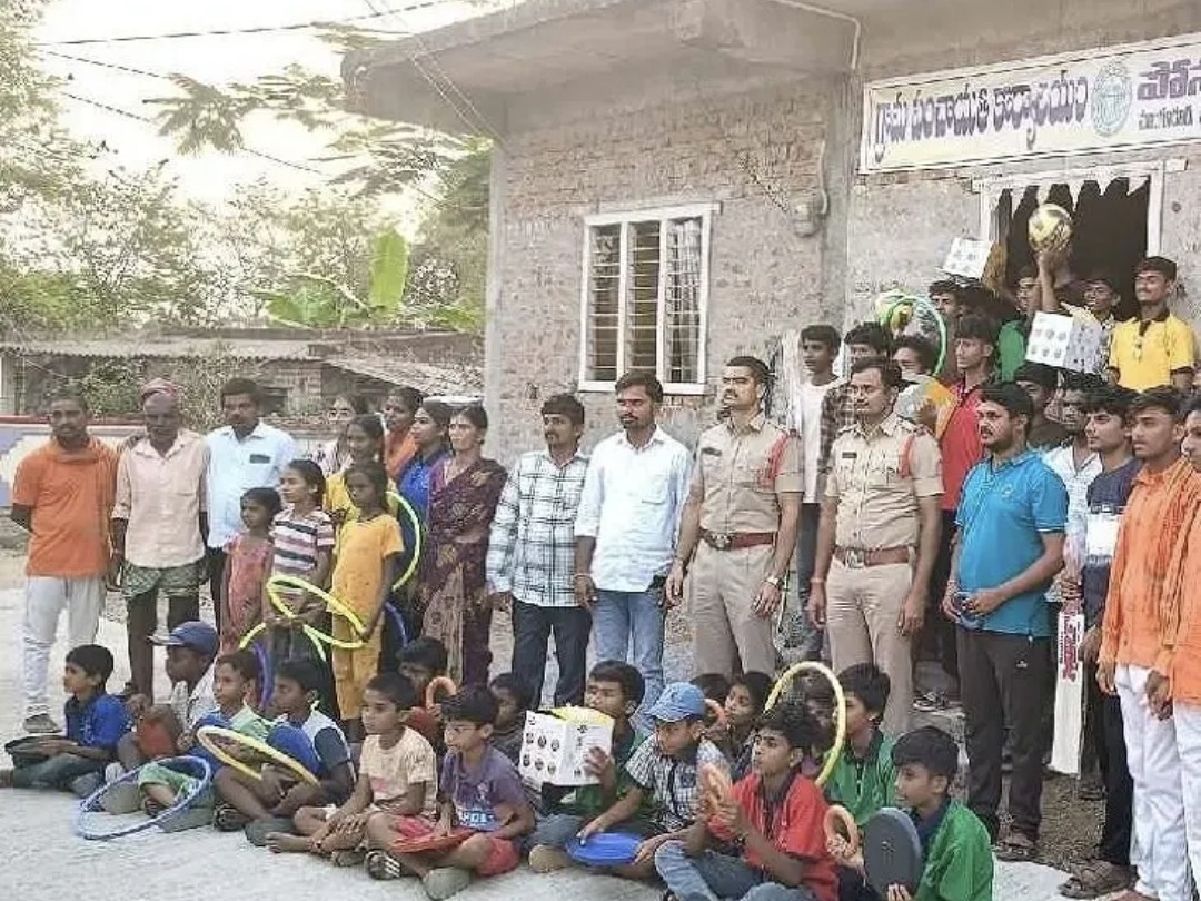 క్రీడలతోనే మానసిక వికాసం సాధ్యం: సీఐ