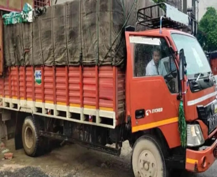 రసాయన వ్యర్థాలను డంప్ చేస్తుండగా పట్టివేత..