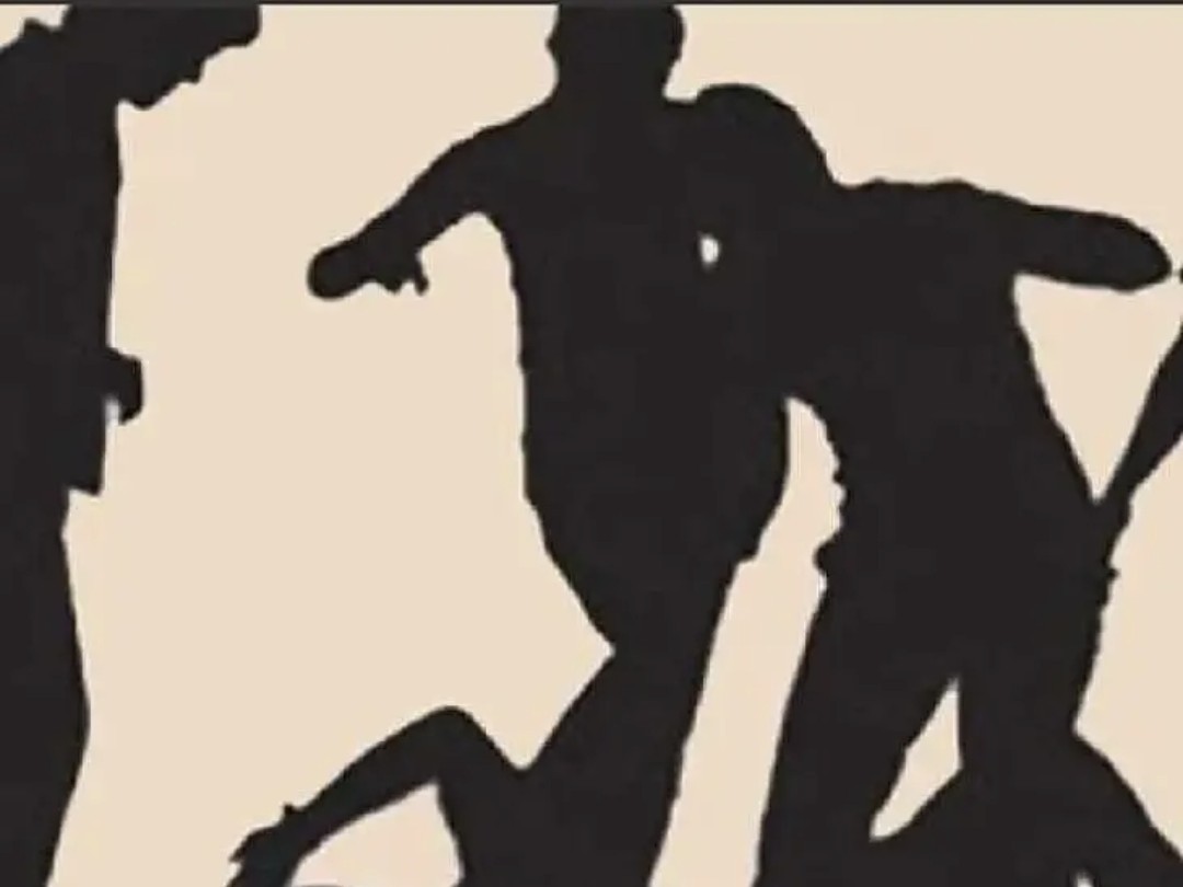 కేఎంసీలో జూనియర్లపై సీనియర్ల దాడి