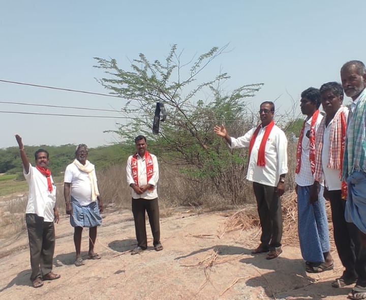 ప్రమాదకరంగా విద్యుత్ తీగలు