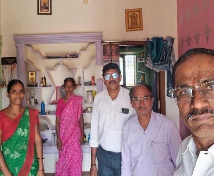 బడి బాటలో ఇంటింటికి అవగాహన కార్యక్రమం