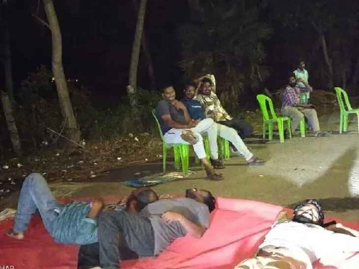 వేదాంత కంపెనీ ఎదుట నిరుద్యోగుల నిరసన