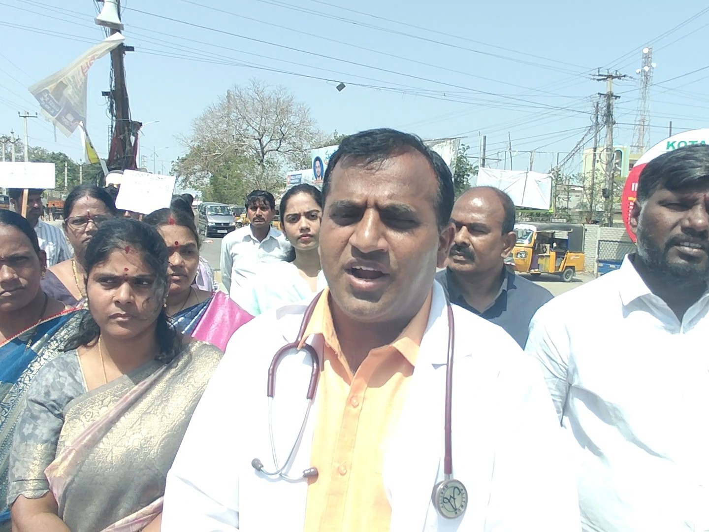 ‘డివిజన్ పరిధిలో 1120 మంది ఎయిడ్స్ బాధితులు’