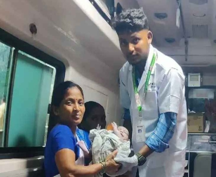 108 వాహనంలో ప్రసవం.. తల్లీబిడ్డ క్షేమం