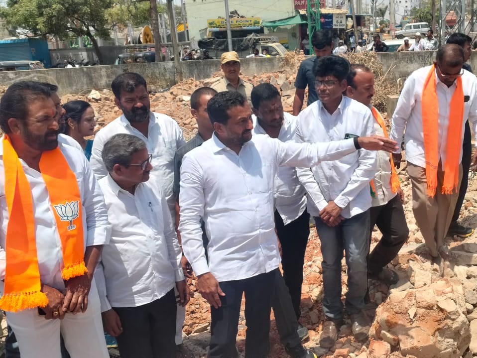 పటాన్ చెరులో పాఠశాల కూల్చివేతపై ప్రెస్ మీట్