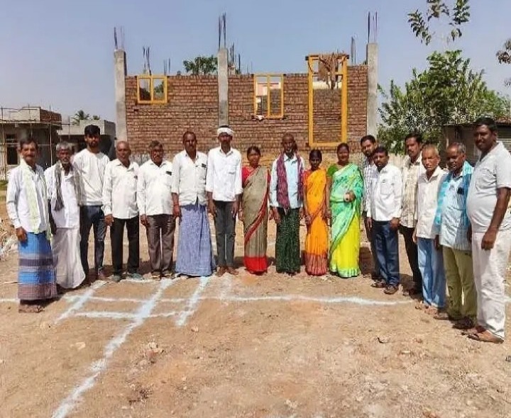 ఇందిరమ్మ ఇంటి నిర్మాణాలు