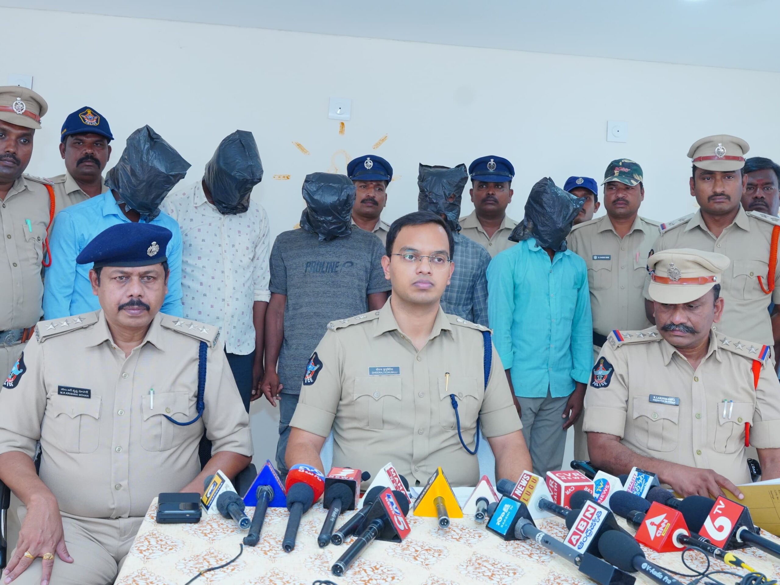 న్యాయవాది దారుణ హత్య.. ఐదుగురు నిందితుల అరెస్ట్