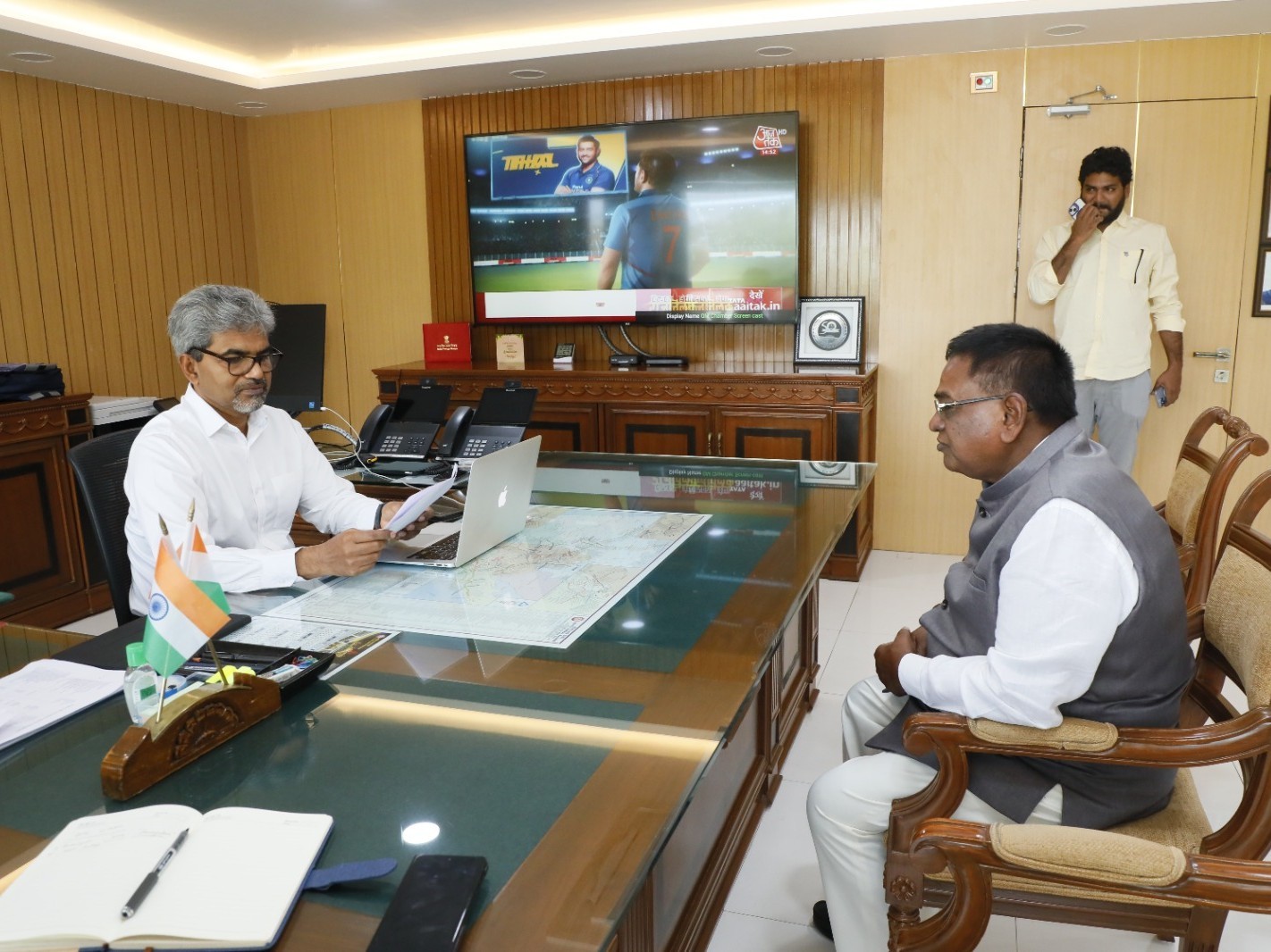 ‘రైల్వే స్టేషన్‌లో నెలకొన్న సమస్యలను పరిష్కరించాలి’