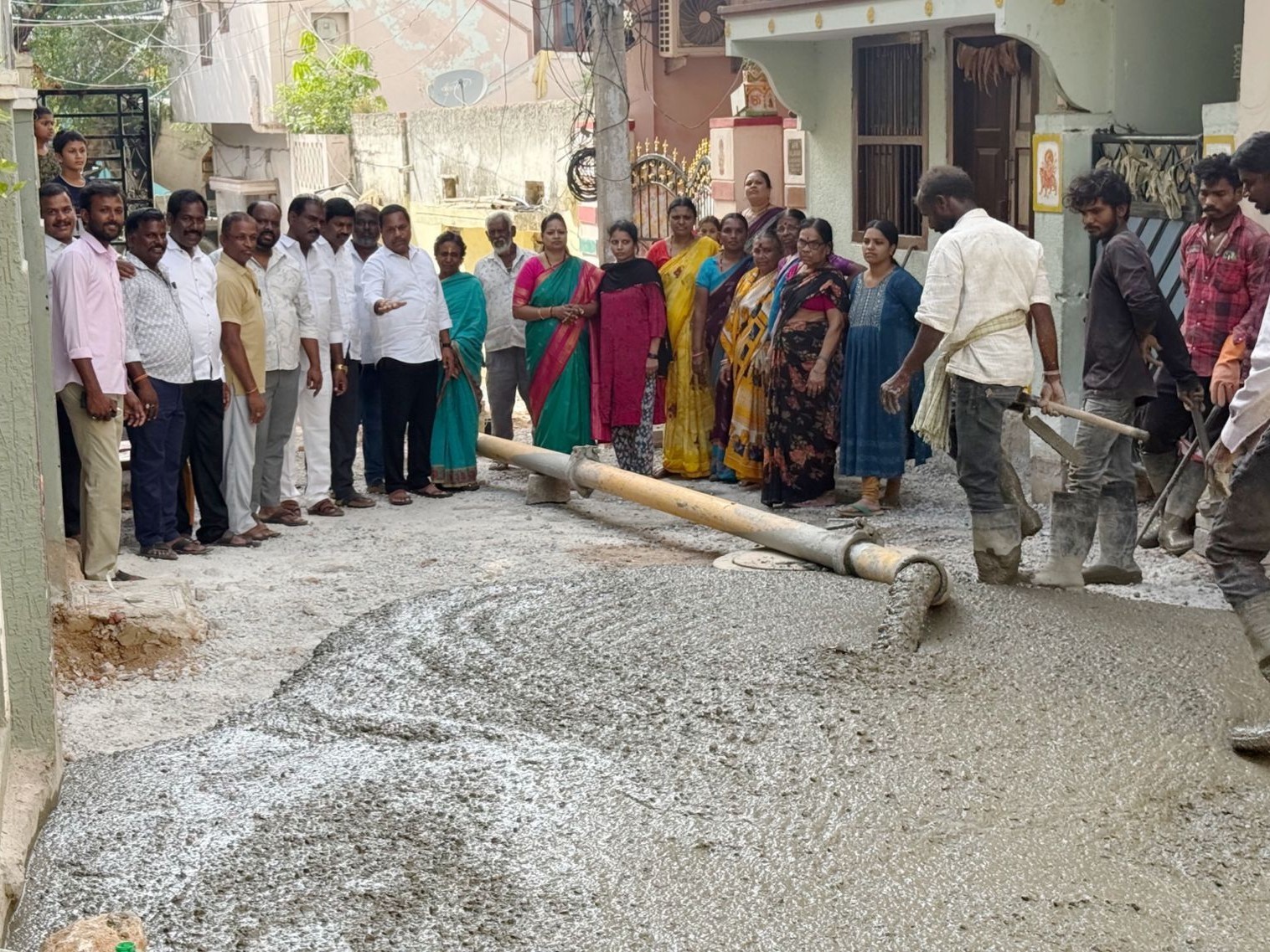 రూ.27 లక్షలతో సీసీ రోడ్డు నిర్మాణం