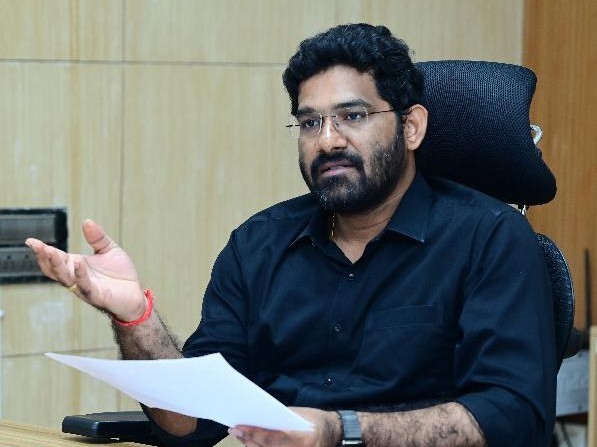 ధాన్యం కొనుగోలుపై కలెక్టర్ సమీక్ష సమావేశం