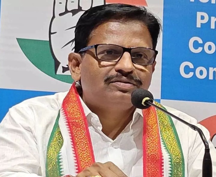 ‘ఆర్థిక సంక్షోభం నుంచి రాష్ట్రాన్ని గట్టెక్కిస్తున్నాం’