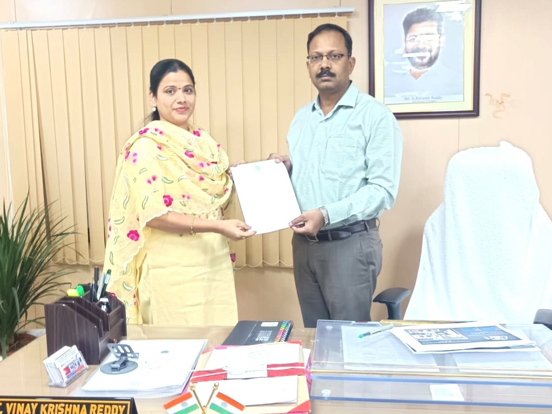 MMC కమిషనర్‌ను కలిసిన మాజీ కార్పొరేటర్