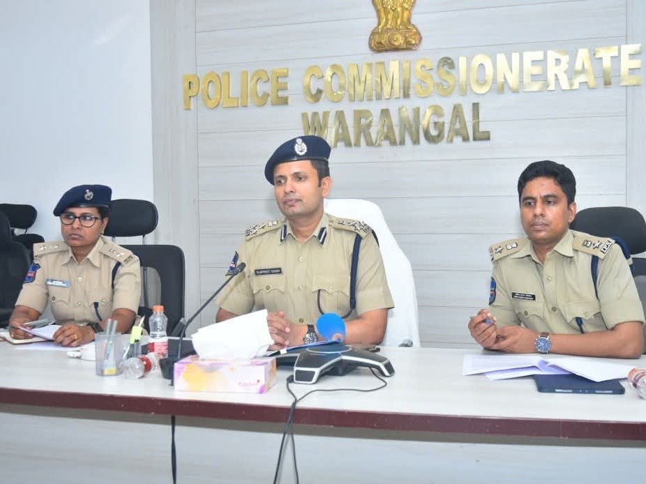 రోడ్డు భద్రతపై వారాంత ప్రత్యేక కార్యక్రమాలు: CP