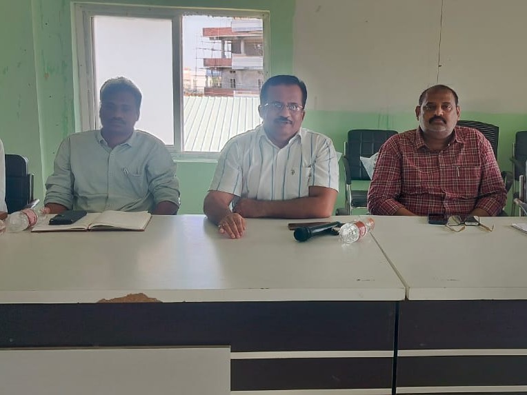 ‘రైతులకు ఇబ్బందు లేకుండా ధాన్యం కొనుగోలు చేయాలి’