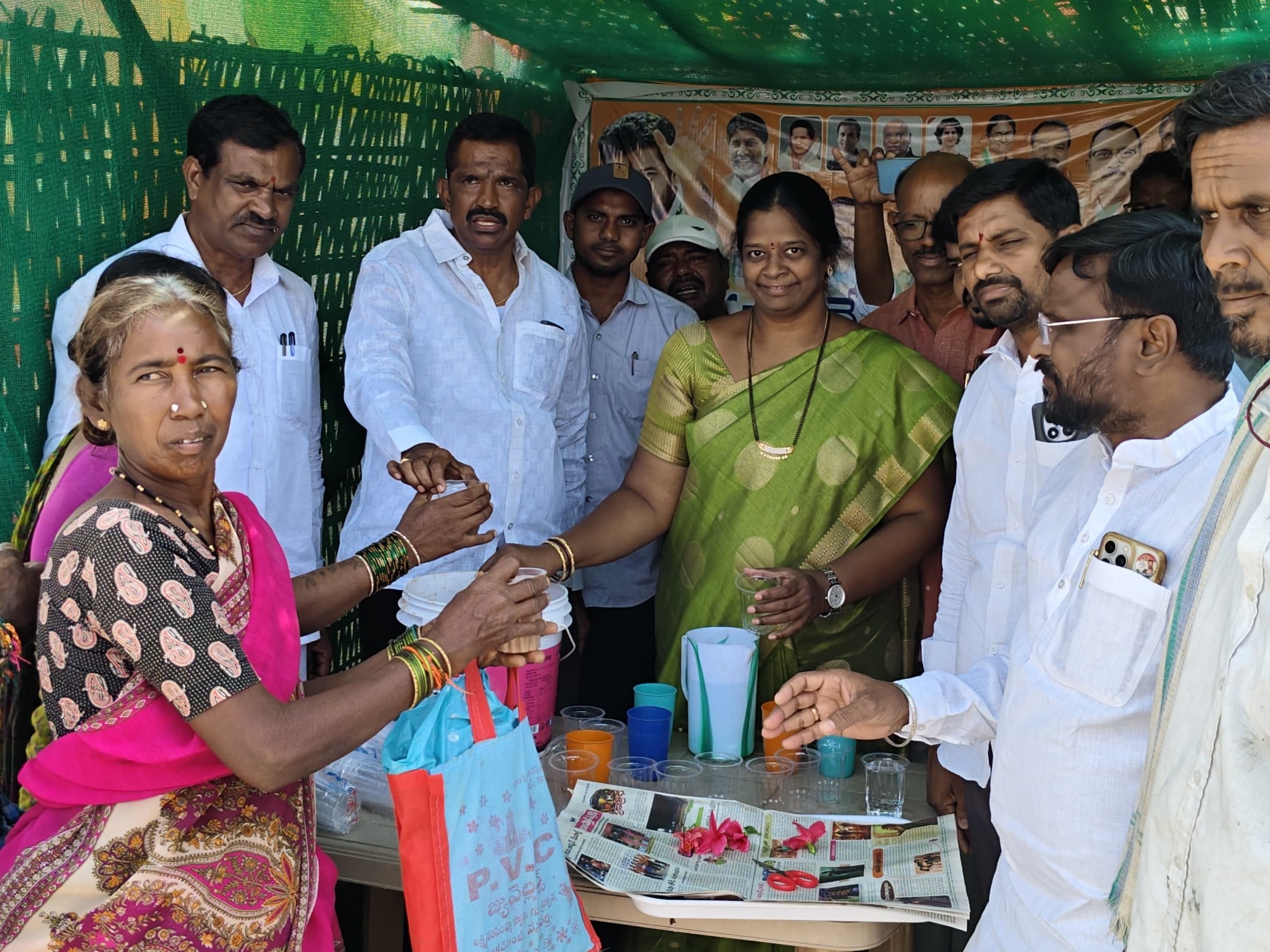 అంబలి కేంద్రాన్ని ప్రారంభించిన మున్సిపల్ ఛైర్మన్