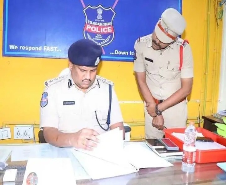 మెదక్ టౌన్ పోలీస్ స్టేషనన్‌ను తనిఖీ చేసిన ఎస్పీ