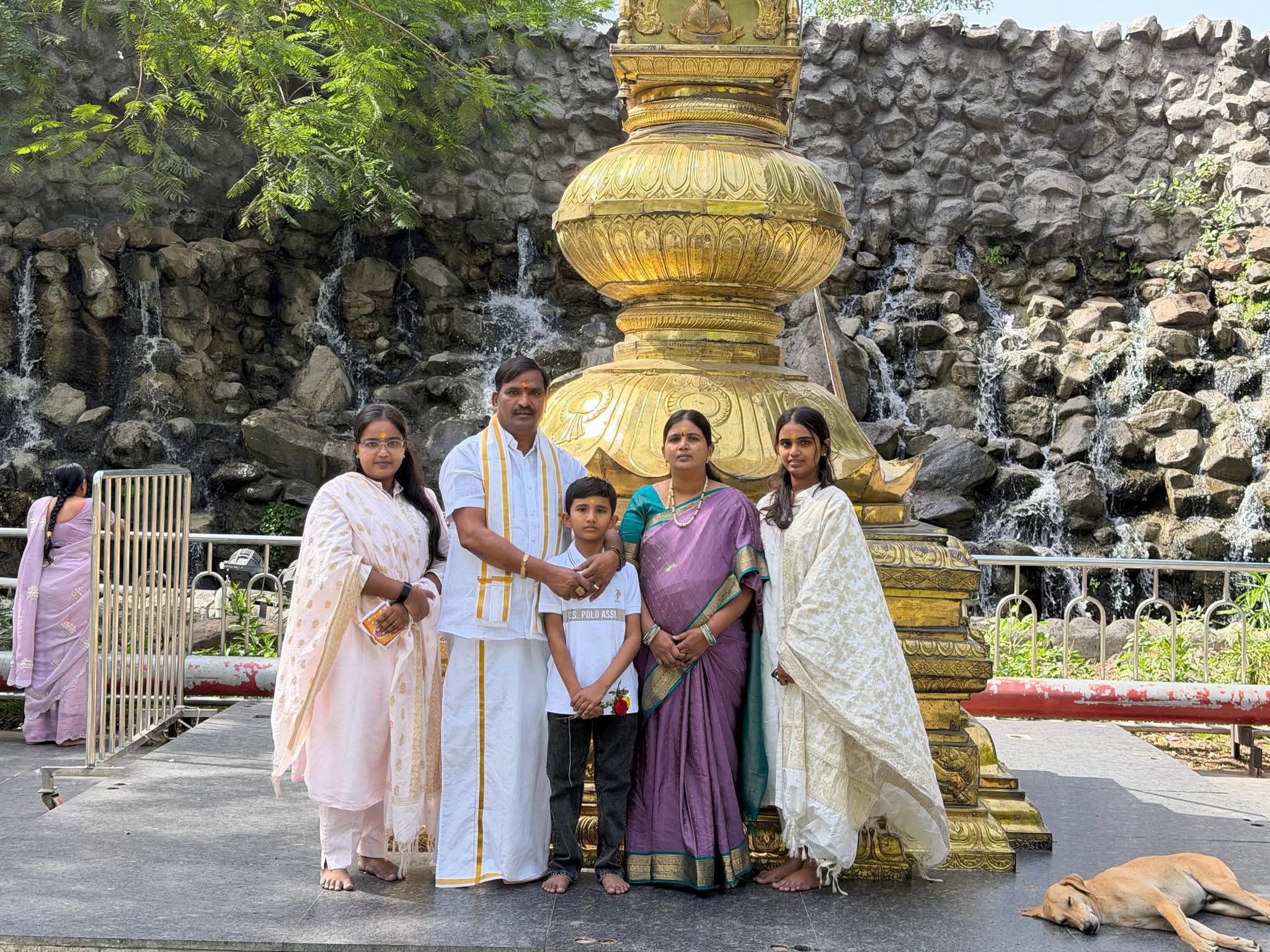 షిరిడి సాయిబాబాను దర్శించుకున్న ఎమ్మెల్యే