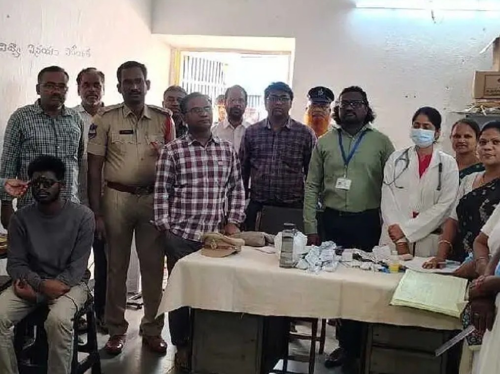 సబ్ జైల్లో ఖైదీలకు వైద్య పరీక్షలు