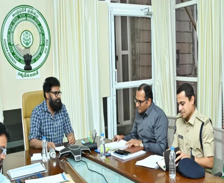 రెండు నెలలకోసారి జిల్లాకు వస్తా: పవన్ కళ్యాణ్