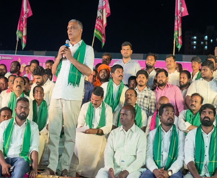 గొల్లపల్లిలో రైతుల దీక్ష విరమణ