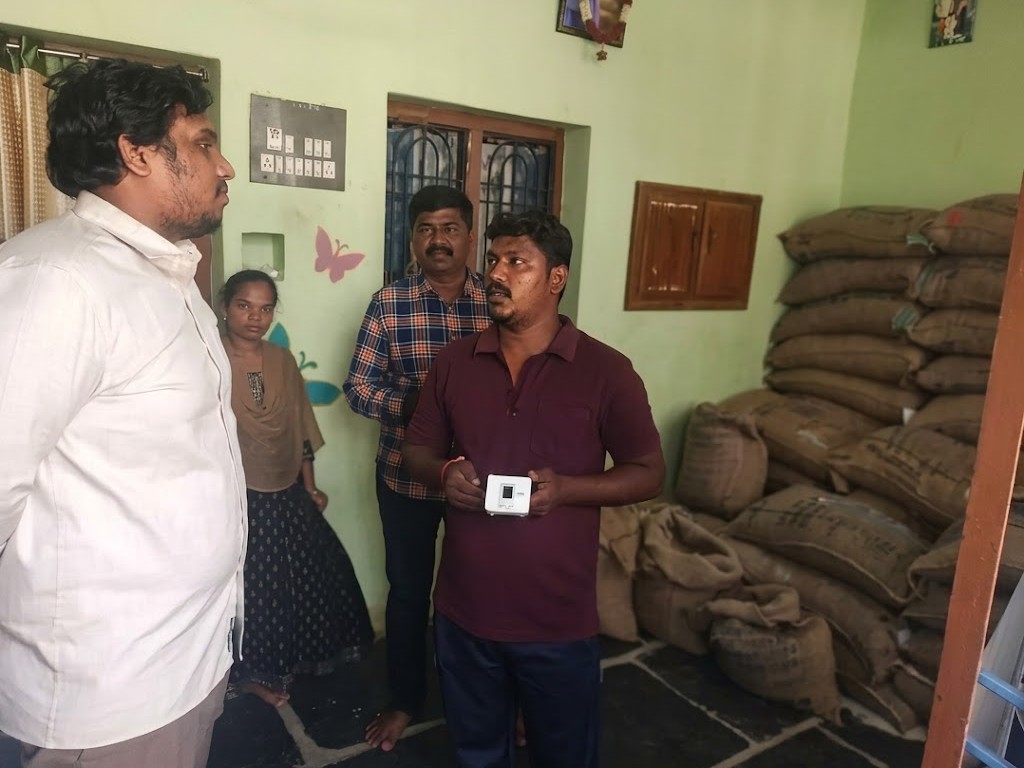 పాణ్యంలో పర్యటించిన జాయింట్ కలెక్టర్