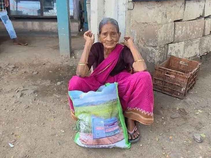 ఆస్తి చేతికి వచ్చాక తల్లిని గెంటేసిన కుమారుడు