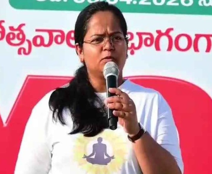 ‘యోగా ద్వారా మానసిక ఒత్తిడిని తగ్గించవచ్చు’