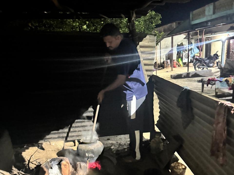 గుండుబా స్థావరాలపై దాడి చేసిన పోలీసులు