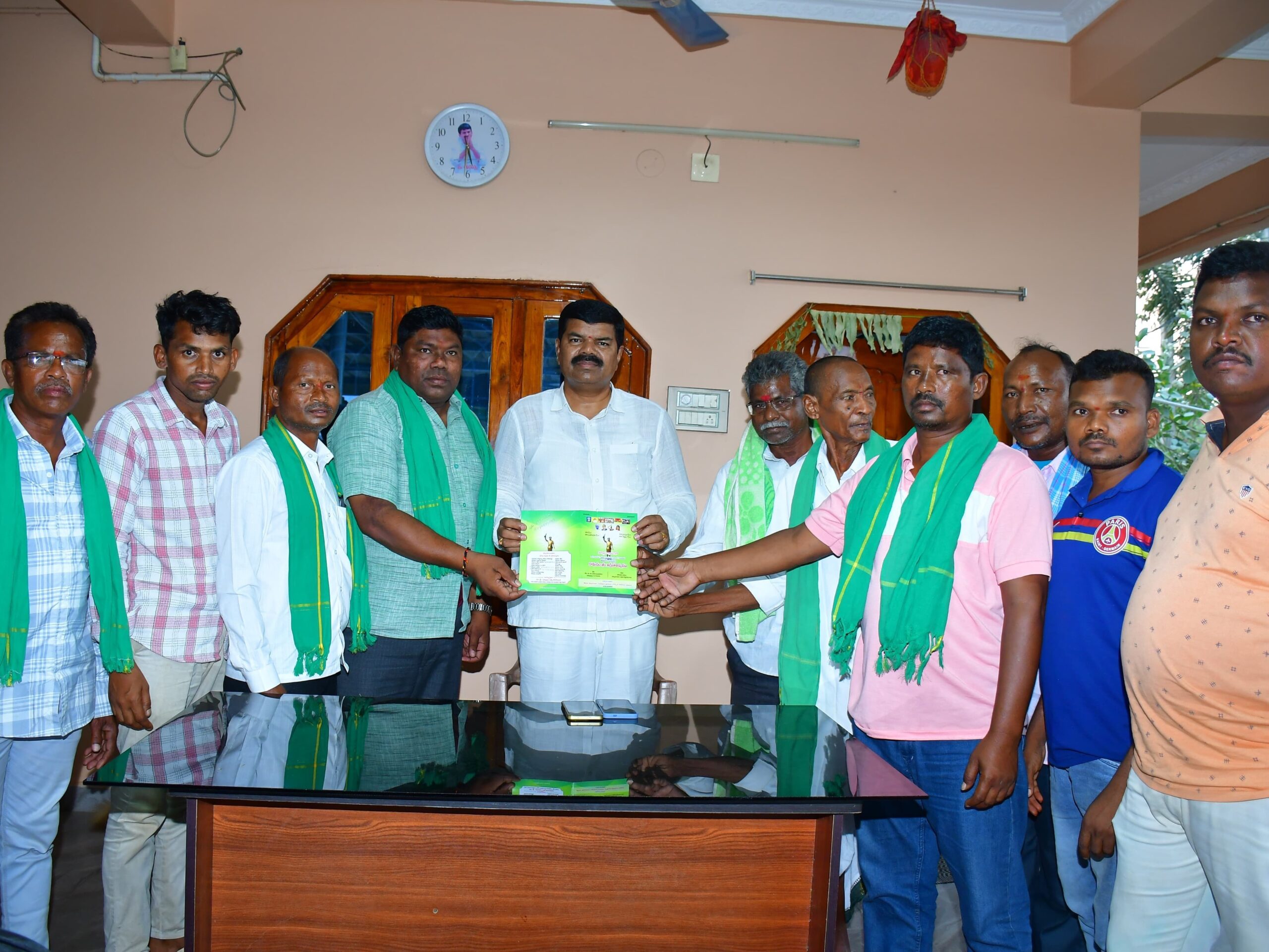 కొమరం భీమ్ విగ్రహావిష్కరణ.. ఎమ్మెల్యేకు ఆహ్వానం