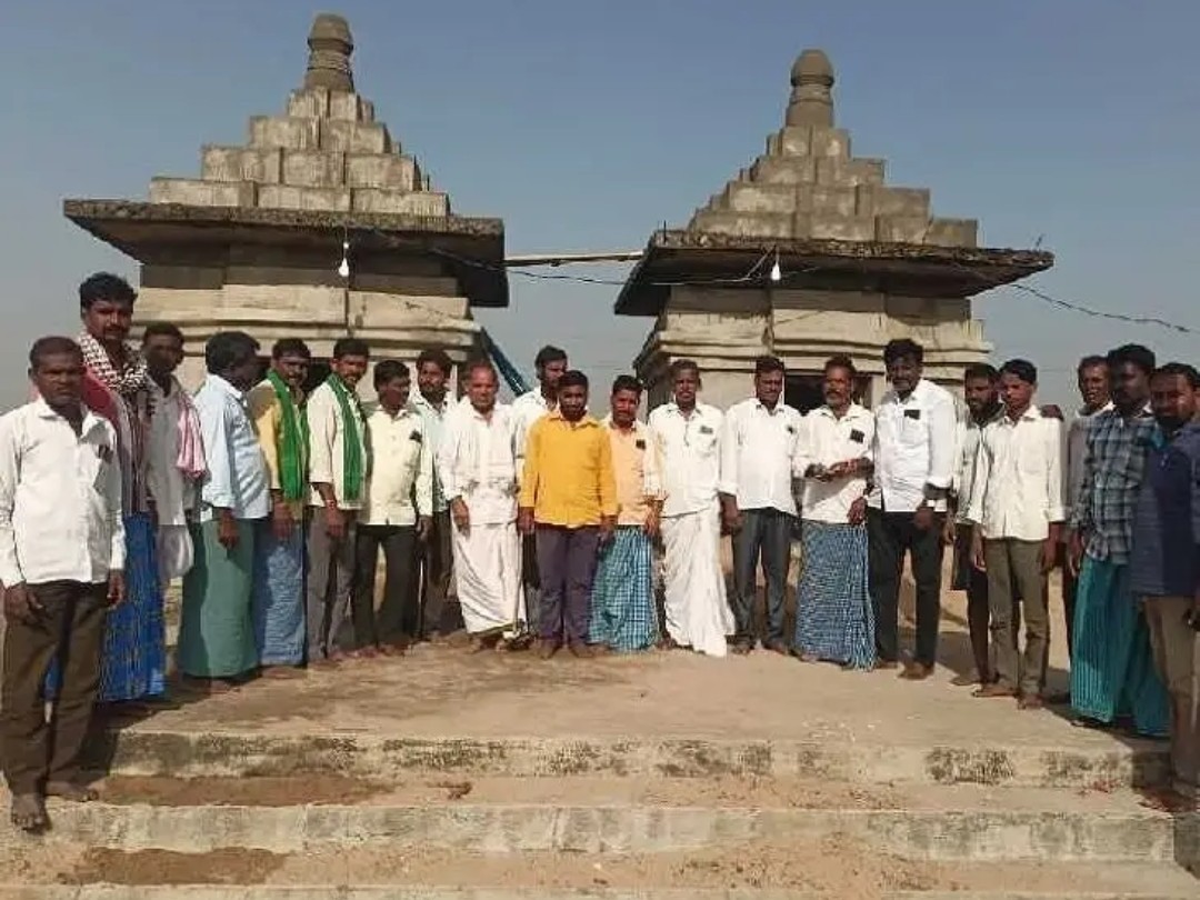 సేవాలాల్ ఆలయ నిర్మాణానికి సర్పంచ్ విరాళం