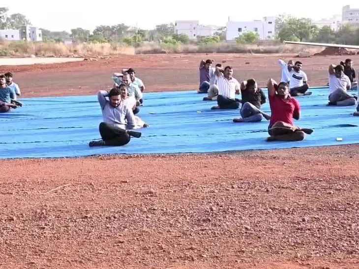 యోగాతో ఒత్తిడి దూరం: జడ్పీ సీఈవో