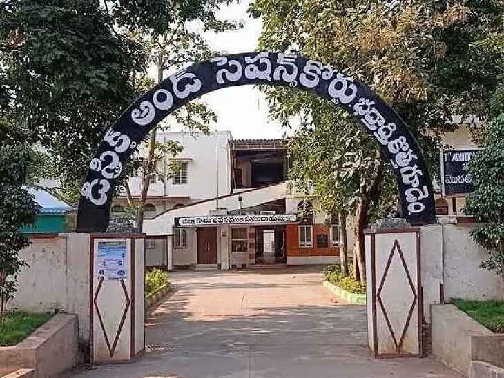 ఇద్దరు కార్పొరేటర్‌లకు నోటీసులు