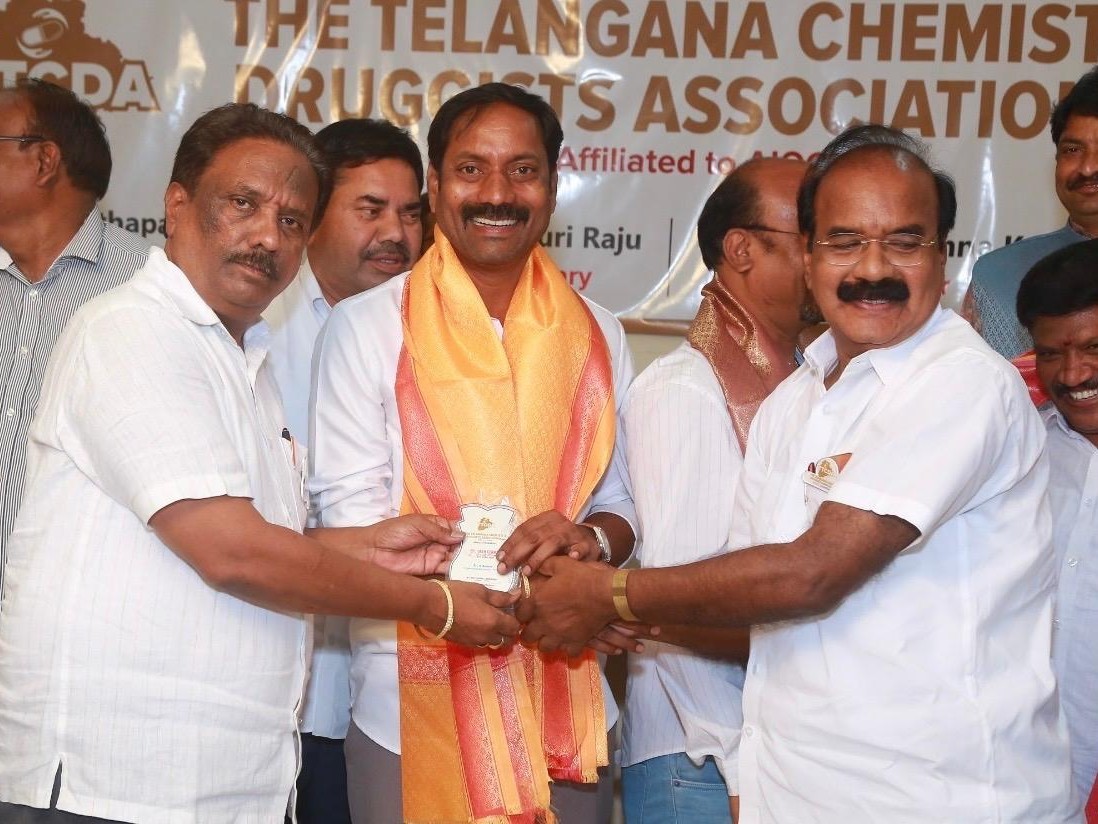 ‘కెమిస్ట్‌ల సమస్యల పరిష్కారానికి కృషి చేస్తాం’