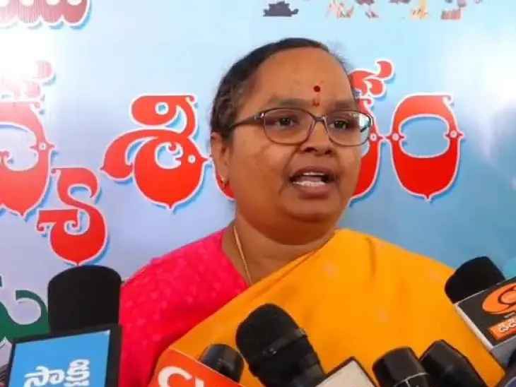 ఆయుష్ వైద్య సేవలు  వినియోగించుకోవాలి: కలెక్టర్