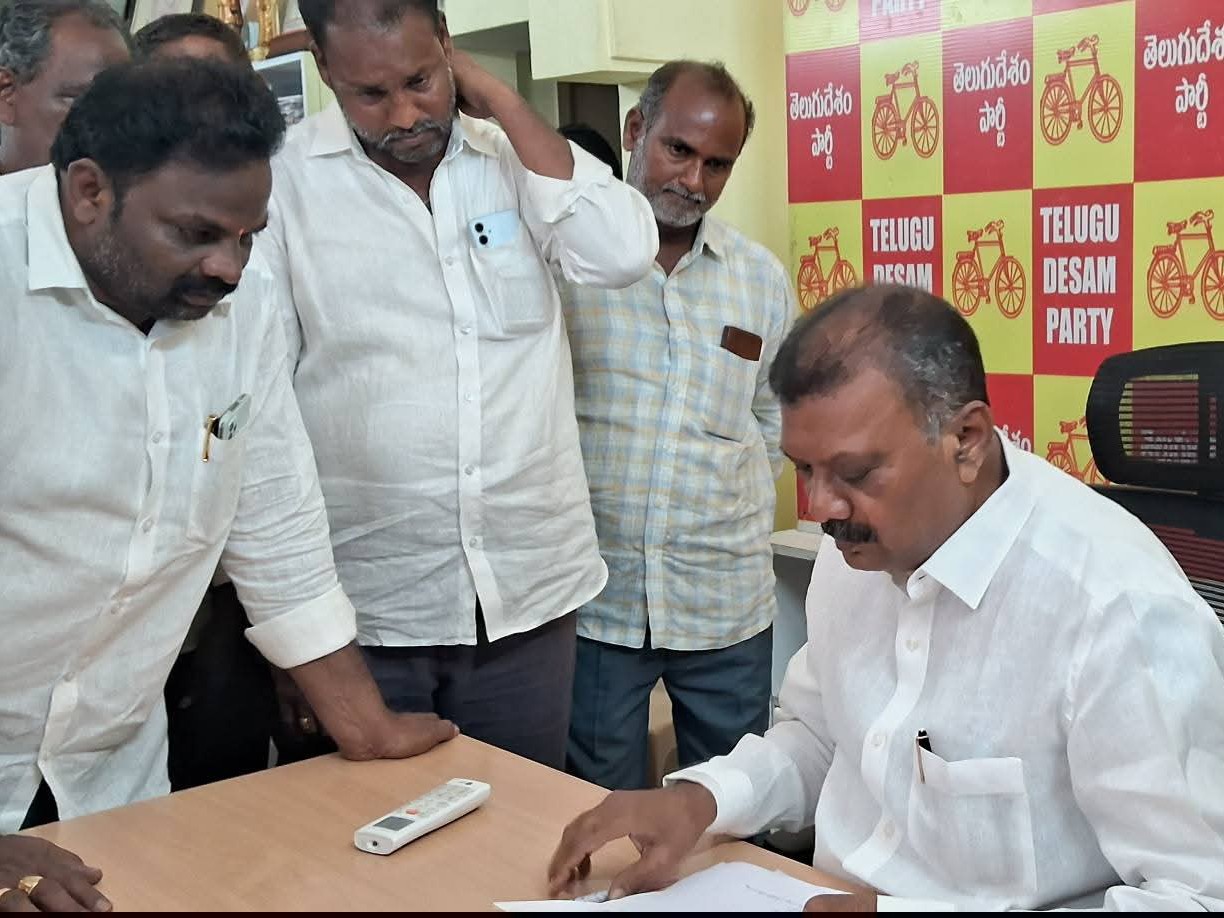 గ్రీవెన్స్ డేలో ప్రజల సమస్యల పరిష్కారం: ఎమ్మెల్యే