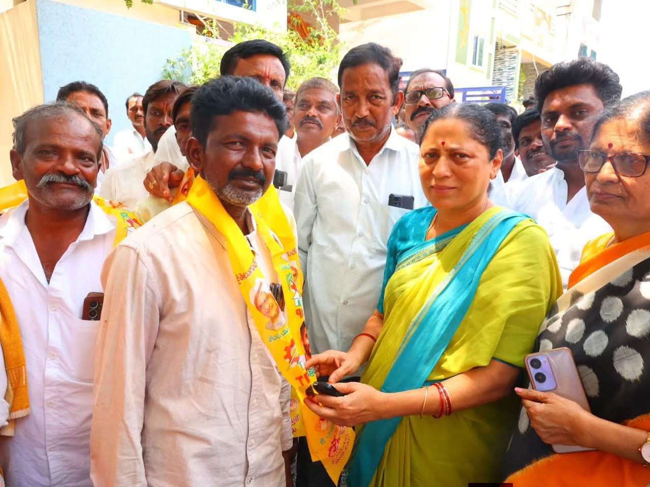 వైసీపీకి షాక్.. TDPలో చేరికలు