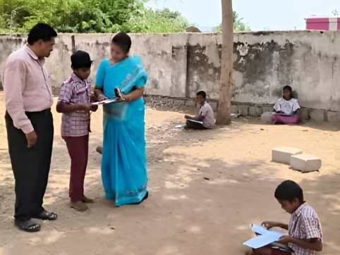 మండల పాఠశాలను తనిఖీ చేసిన డీఈవో