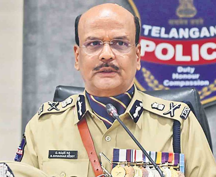 గణపతి ఇంకా బతికే ఉన్నారు: డీజీపీ